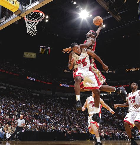 lebron iconic photo
